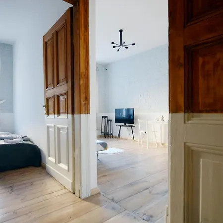 Historic Apartment Wroclaw Nadodrze Breslavia